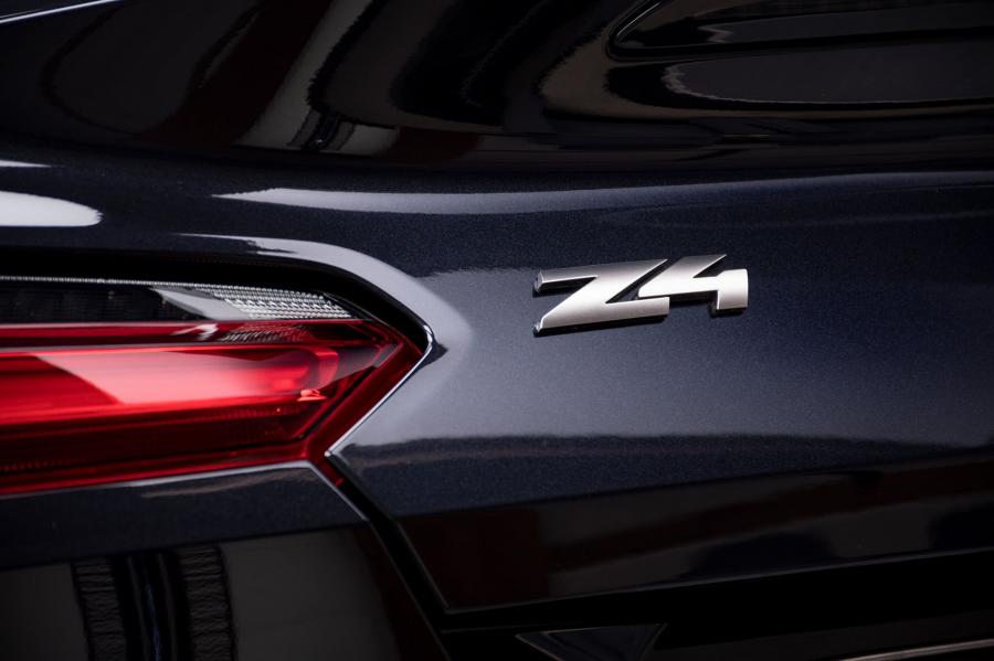 Логотип BMW Z4 M40i (G29) 2020 года  (UAE) (фото 8 из 16)